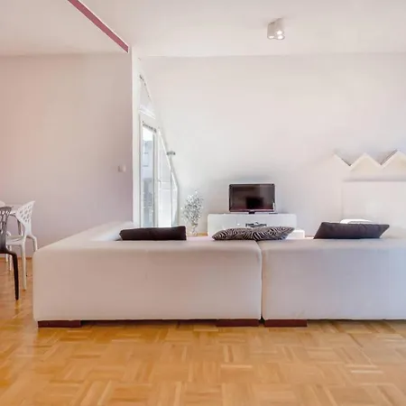 Apartmán Awesome In Bohinjska Bistrica With 1 Bedrooms And Wifi *